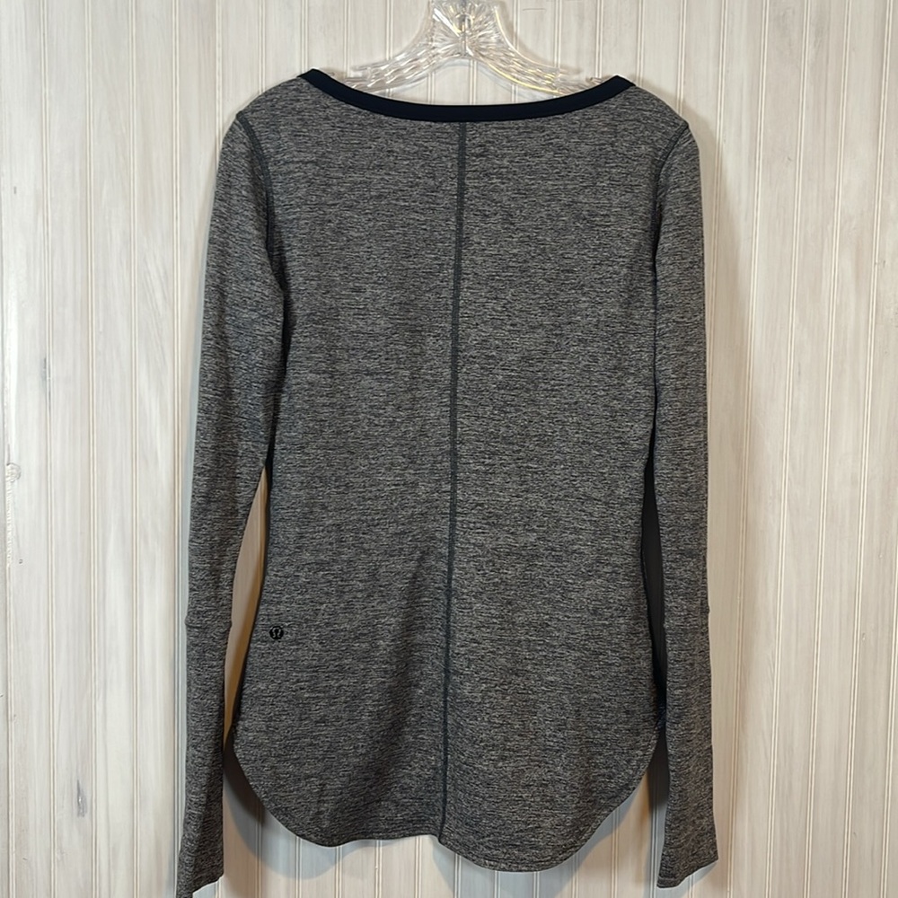 LULULEMON AWSOMA HENLY FINGER HOLES LONG SLEEVE 6 - Picture 6 of 8
